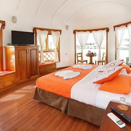 Hotel Mainao Puerto Ayora  Bagian luar foto