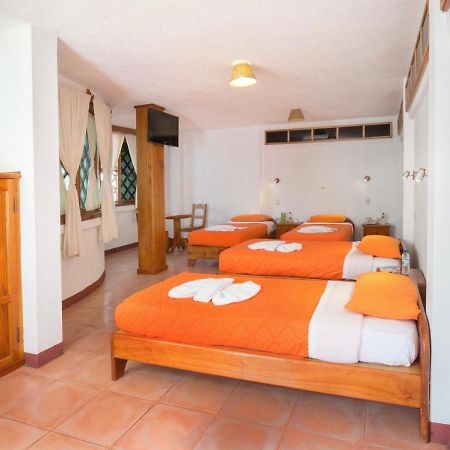 Hotel Mainao Puerto Ayora  Bagian luar foto