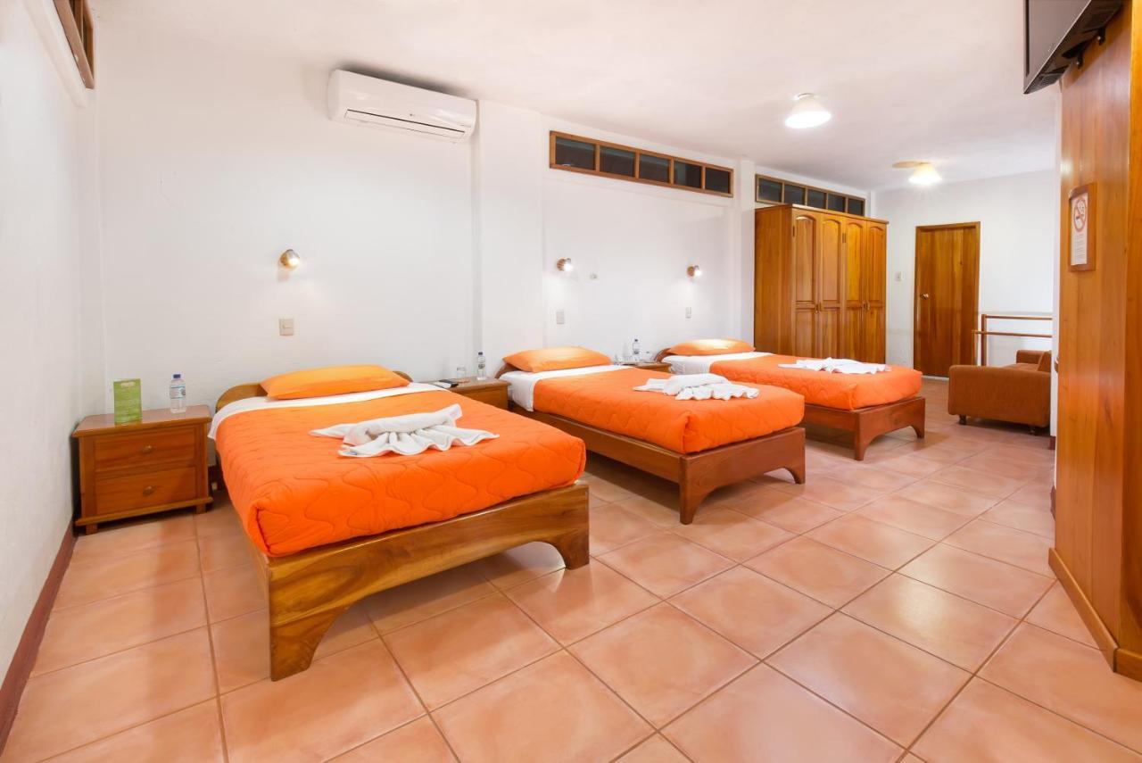 Hotel Mainao Puerto Ayora  Bagian luar foto