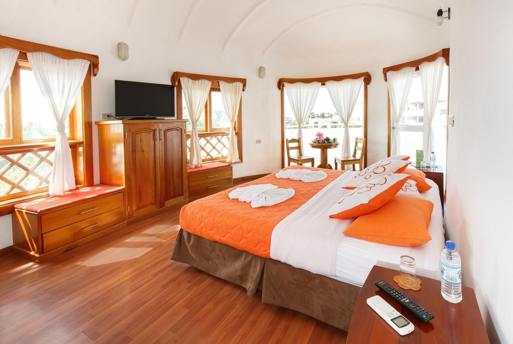 Hotel Mainao Puerto Ayora  Bagian luar foto