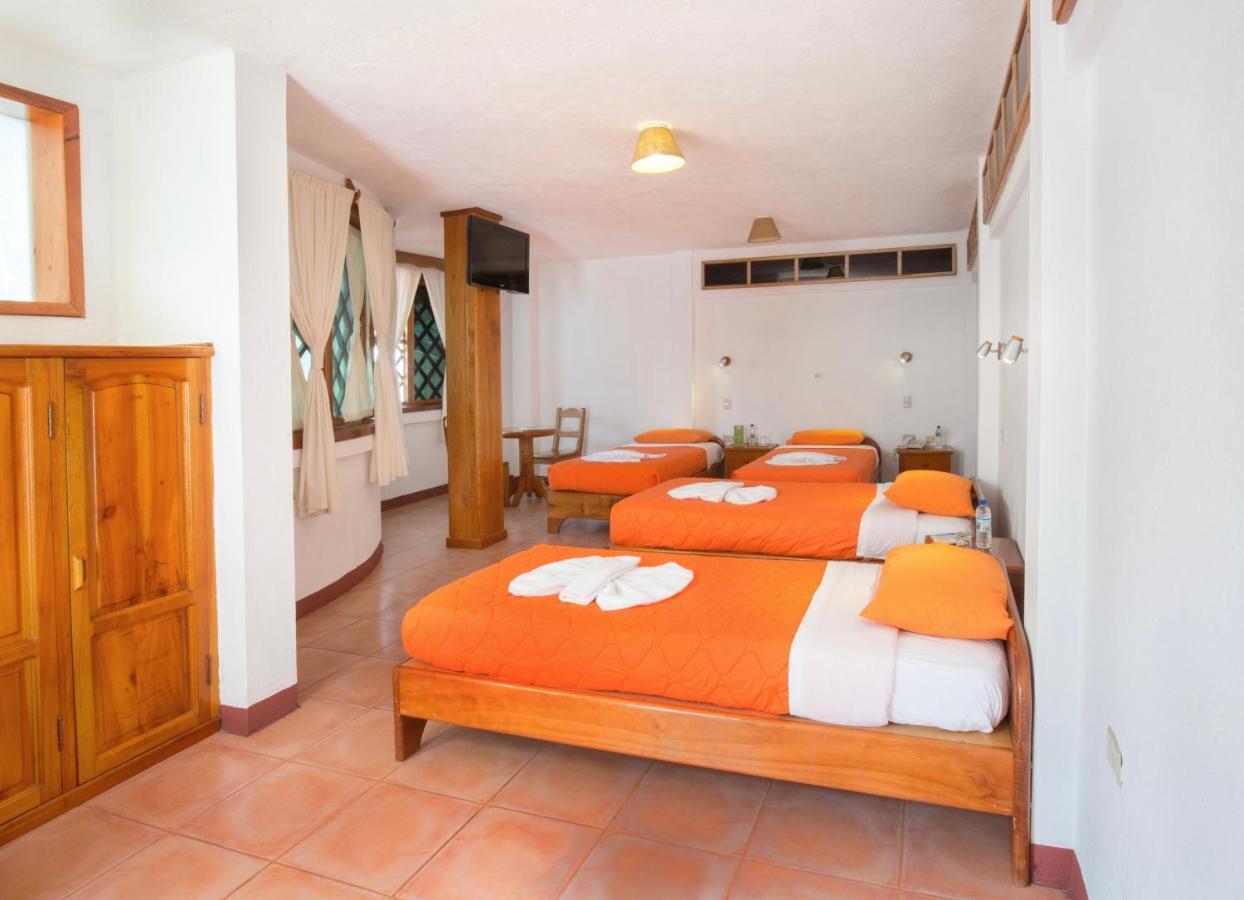 Hotel Mainao Puerto Ayora  Bagian luar foto