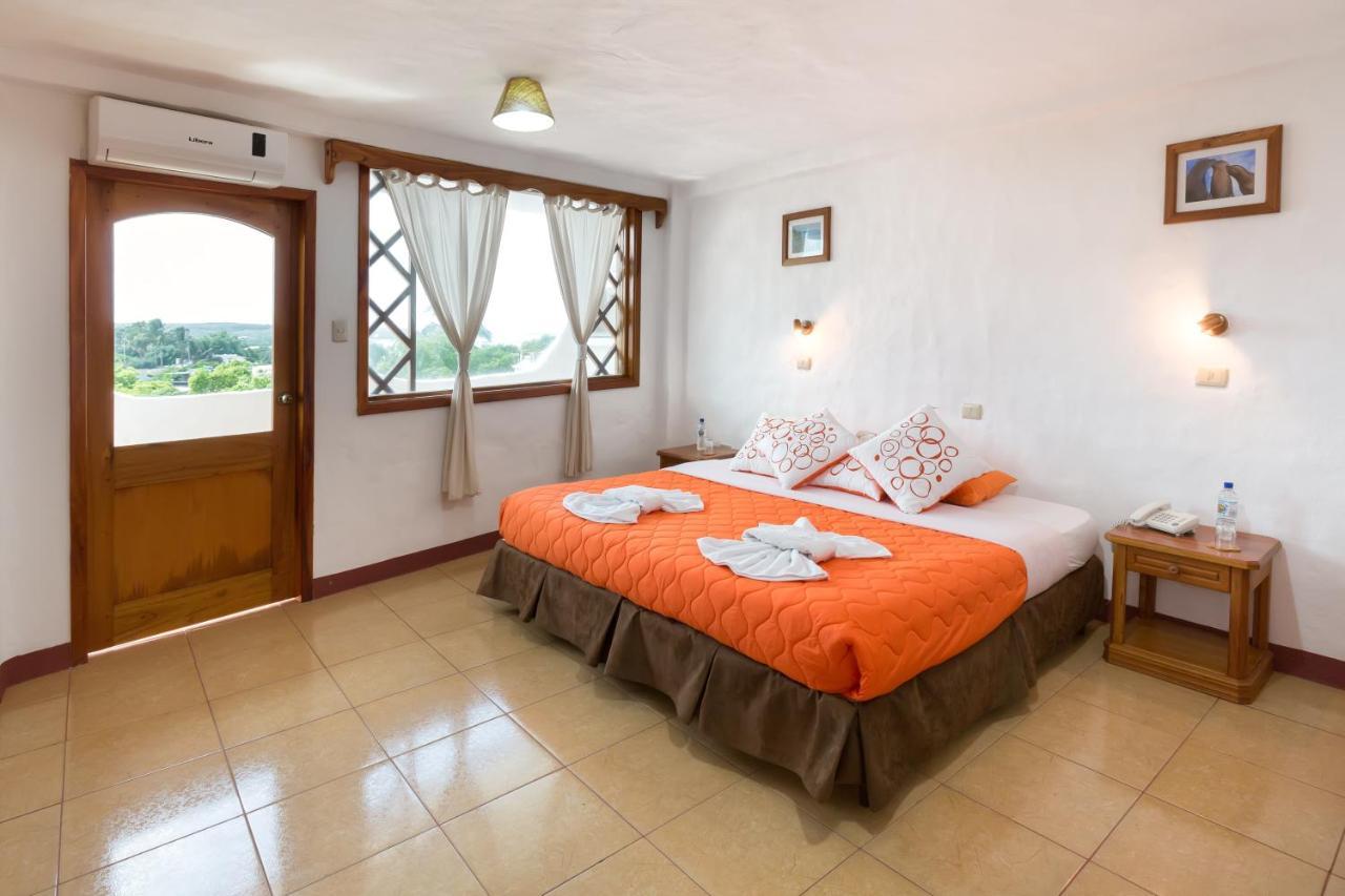 Hotel Mainao Puerto Ayora  Bagian luar foto